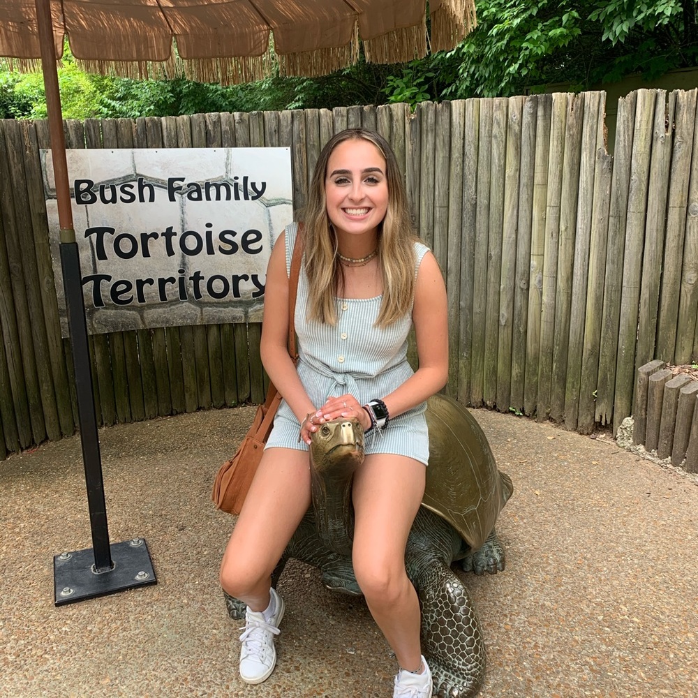 Meet your Posher, Gaby